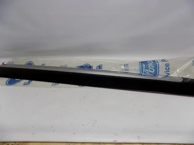 Nuevo OEM 2000 Ford Windstar Puerta Exterior Moldura Frontal Lado Derecho Negro  Foto 1 de 3