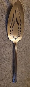 Milady by Community Plate Silverplate FH Pie Server Pierced 10 3/4" Long - Bild 1 von 9