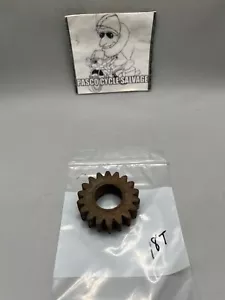NOS-Vintage Triumph 5 Speed T120 T140 T150 T160 3rd Layshaft Gear 18T 57-4387 - Picture 1 of 5