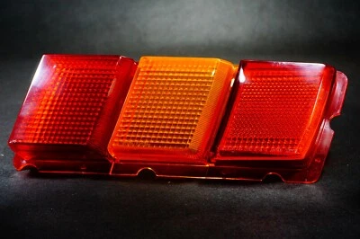 TOYOTA CORONA RT95 1972-1973 COUPE TAIL LIGHT LENS 2 DOOR HARDTOP RH NOS JAPAN - Изображение 1 из 4