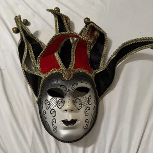 Venetian Masquerade Red/Black Gold Outline And Bells Mask - Picture 1 of 3