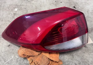 2015-2018 Hyundai Tucson OUTER Tail Light Assembly LEFT Side DS  #3752 - Picture 1 of 2
