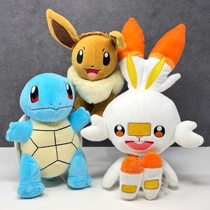Lote de 3 paquetes oficiales de juguetes blandos de peluche Pokémon - Squirtle, Eevee y Scorbunny - Imagen 1 de 9