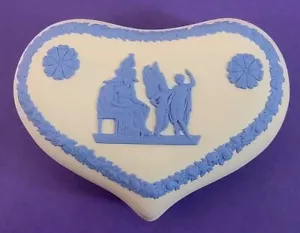 CAJA EN FORMA DE CORAZÓN MADERA LAVANDA AZUL SOBRE CREMA JASPE 008 - Imagen 1 de 4