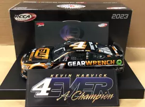 Kevin Harvick #4 Gearwrench 2023 Elite Mustang 1:24 Scala CX42322GEWKH 26 Di - Foto 1 di 9