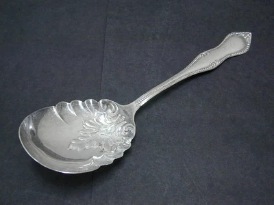 Caçarola Niagara Falls Silver Co placa de prata frisada 8 3/8” colher para servir bagas - Imagem 1 de 4