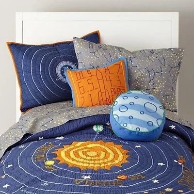 The Land of Nod 太阳系被子被子被子双 90 英寸 x 64 英寸行星海军蓝棉 — 第 1/4 张图片