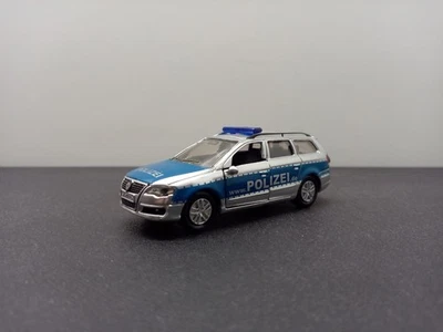 Siku 1:55 VW Passat Polizei Deutschland Modellauto  - Bild 1 von 4
