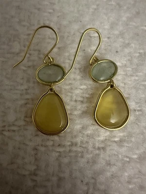 Pendientes colgantes Madewell Land & Sea calcedonia amarilla y apofilita Foto 1 de 4