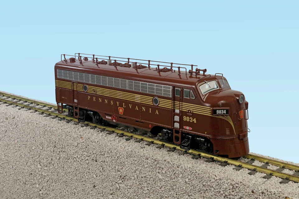 USA Trains G Scale R22383 PENNSYLVANIA F7 A UNIT TUSCAN Diesel Locomotive - Image 1 of 1