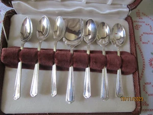 BOXED SET OF GROSVENOR DELPHIC 6 TEASPOONS AND JAM SPOON - Picture 1 of 9