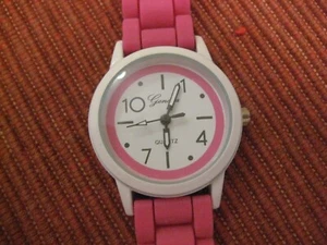 geneve ladies quartz watch - Picture 1 of 4