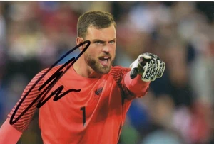 NEW ZEALAND & BRISTOL CITY: STEFAN MARINOVIC SIGNED 6x4 ACTION PHOTO+COA - Picture 1 of 1