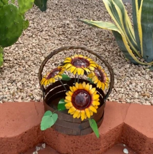 Metal Sunflower Basket Bouquet Yard Art Garden Decor - Picture 1 of 3