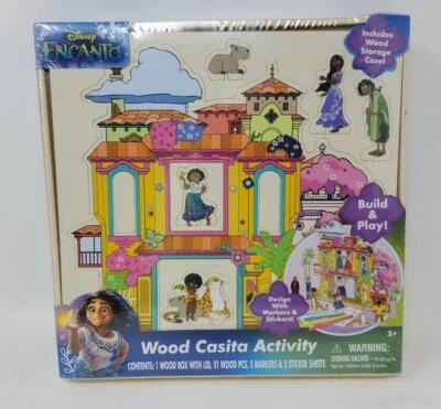 Tara Toys Disney's Encanto: Juego de actividades Casita de madera - Juego de construcción y decoración Foto 1 de 2