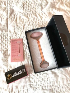 Rouleau visage quartz rose naturel soin de la peau rose NEUF dans sa boîte JJ Ellie - Photo 1/9