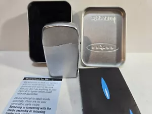 Accendino Zippo Blu Classic Cromato Butano 2005 Vintage Funzionante Scatola Orig 7312/24 - Foto 1 di 9