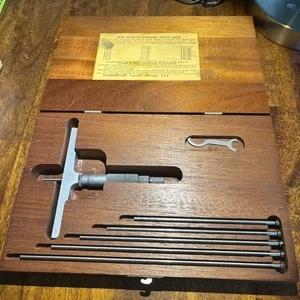 Juego de medidor de profundidad micrómetro Lufkin Rule Saginaw Michigan con caja de madera vintage - Imagen 1 de 12