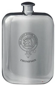 Frasco de bolsillo para cadera Thompson Family Crest Design 6 oz peltre pulido redondeado - Imagen 1 de 1