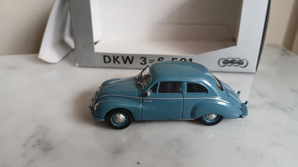 SCHUCO   - DKW 3 = 6  F91  -  Boîte vitrine et surboîte carton - superbe - Photo 1/4