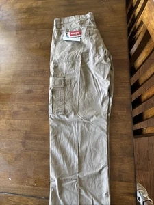 Men’s Wrangler Relaxed Fit Cargo 34*32 - Picture 1 of 5