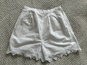 Next White Broderie Anglaise Eyelet Cotton Shorts Size 10 12 Pockets Side Zip - Picture 1 of 15