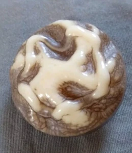 Vintage Big Chunky Mid Century Abstract Plastic Button. - Picture 1 of 12