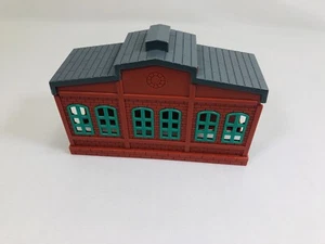 Thomas & Friends TOMY Trackmaster Motor Cobertizo Estación Túnel 2004 - Imagen 1 de 10
