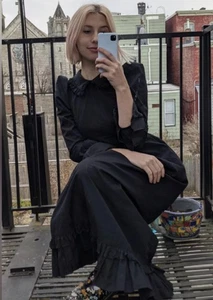Vestido midi manga larga Batsheva con cuello y dobladillo con volantes - Imagen 1 de 12