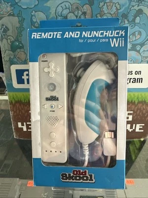 Old Skool Wireless Remote and Nunchuck for Nintendo Wii & WiiU - White/Blue - Image 1 of 2