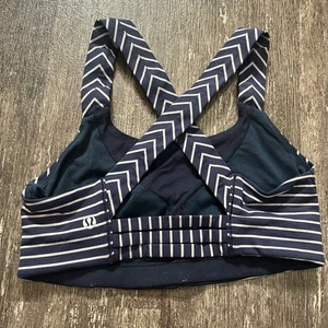 Lululemon Striped Yoga Bra Light Support Crisscross Straps Size 6 - Picture 1 of 5