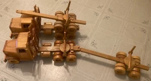Camion di tronchi replica in legno - Foto 1 di 5