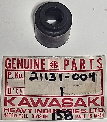 NOS Kawasaki W1 W2 A1 A7 AR F6 F8 G4 G5 KH Spark Plug Cap Grommet OEM 21131-004 - Image 1 of 4