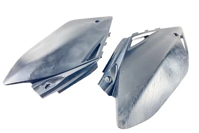 ✅2006 CRF450R Paneles laterales traseros Protector de plástico HONDA CRF450R GENUINO FABRICANTE DE EQUIPOS ORIGINALES 2005-2008 Foto 1 de 4