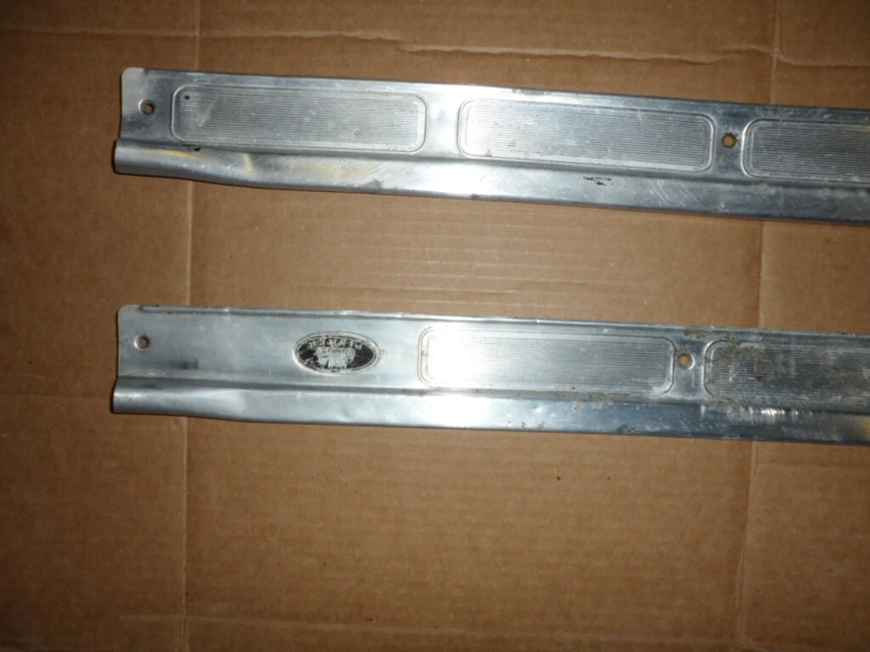 Camaro 1973 original conductor y pasajero pescador alféizar molduras placas de desgaste Foto 1 de 4