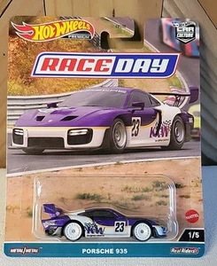 Premium Hot Wheels Race Day 2022 PORSCHE 935 1/5. Beneficios Animales de Rescate - Imagen 1 de 2