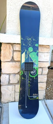 Snowboard Salomon Surface 156 cm All Mountain Aspen madera negro sin usar Foto 1 de 4