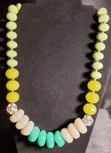 Vintage limettengrün himmelblau cremeweißes Glas, Perlen. Strass Chalcedon - Bild 1 von 5