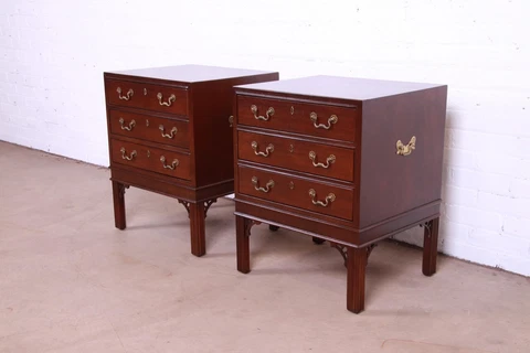 Henredon Chinese Chippendale Carved Mahogany 3-Drawer Nightstands, Refinished Cover