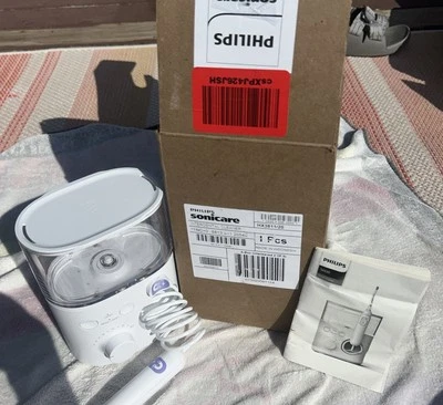 NEW Philips Sonicare Power Flosser 5000, White, HX3811/20 - Image 1 of 4