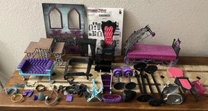 Monster High School Tower Spielset Zubehör - Bild 1 von 8