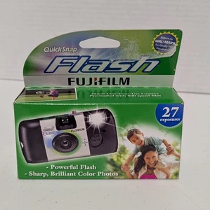Una fotocamera flash Fujifilm QuickSnap, 27 esposizioni ciascuna scaduta 5/2015 - Foto 1 di 5
