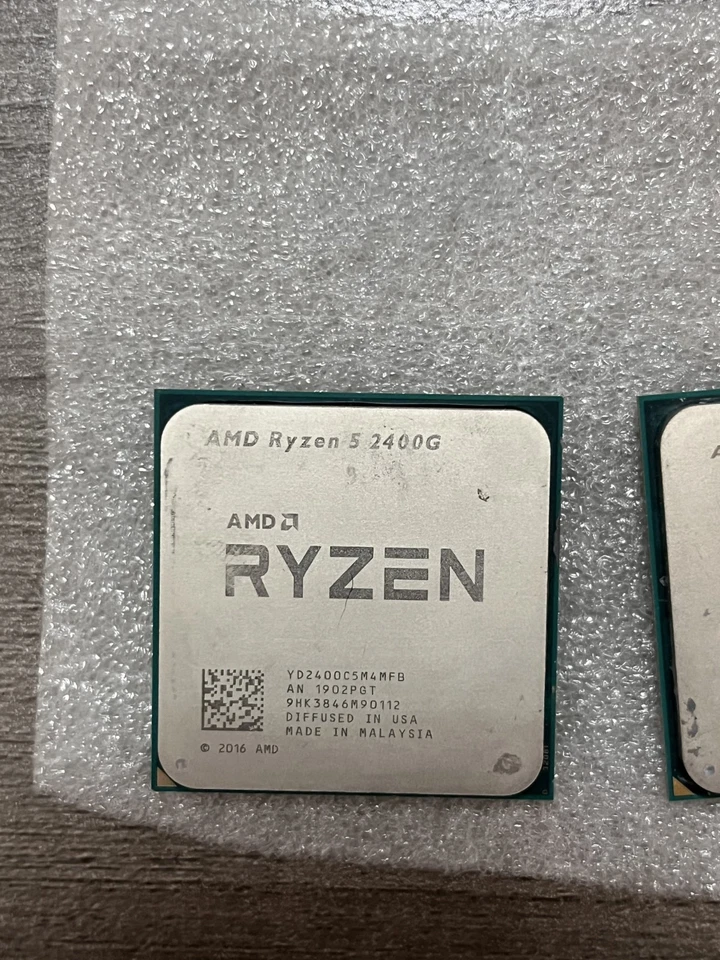 AMD Ryzen 5 2400G - 3.6GHz Quad Core (YD2400C5M4MFB) Processor - Image 1 of 4
