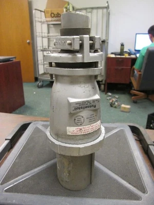 Conector RussellStoll JPS1534LKR 150A 600V 3P 4W 400Hz Usado Foto 1 de 3