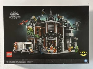 LEGO DC Batman Arkham Asylum 76300 - Picture 1 of 6