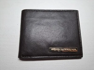 Portafoglio in vera pelle marrone French Connection bifold porta carte d'identità - Foto 1 di 22