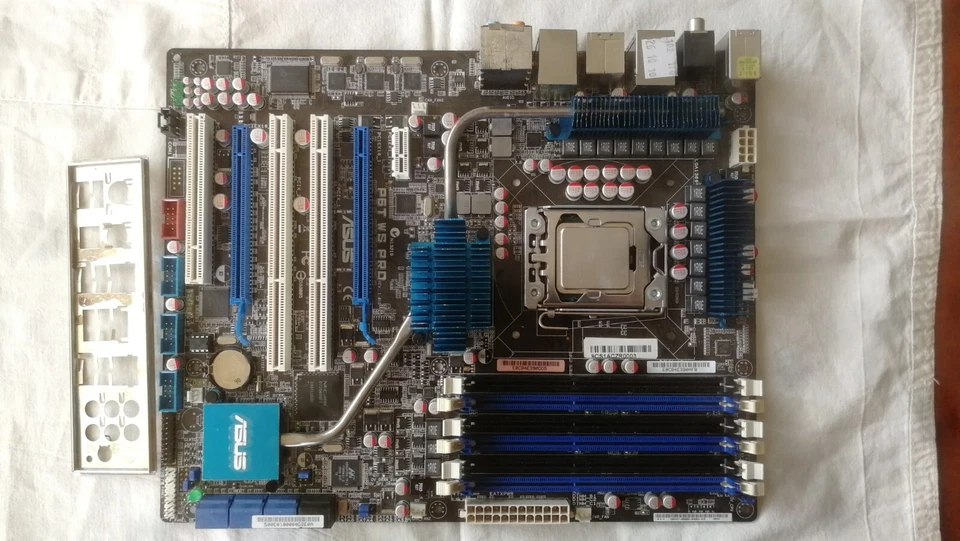 ASUS  P6T WS PRO SOCKET 1366  - Imagen 1 de 2