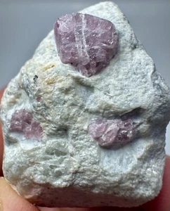 174 Carat Natural Spinel Crystal on Matrix - Stunning Collector’s Specimen - Picture 1 of 12