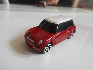 Maisto Mini Cooper in Red - Imagen 1 de 2