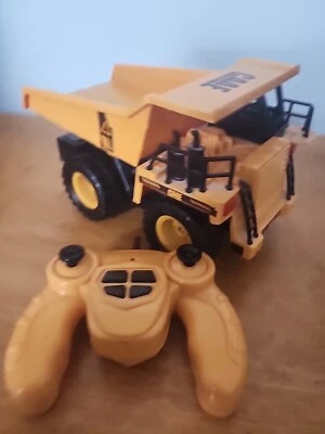 CAAE 2.4G Simulation RC Car Engineering Truck. - Image 1 of 4